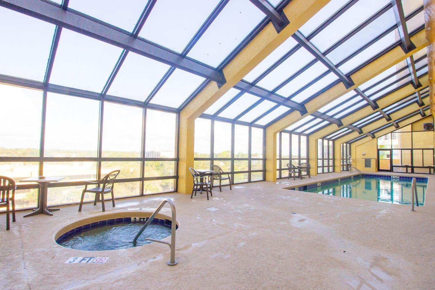 Oversized Ocean View Queen Suite With Beautiful Fireplace And Accents - Sleeps 4 Guests! Myrtle Beach Chambre photo