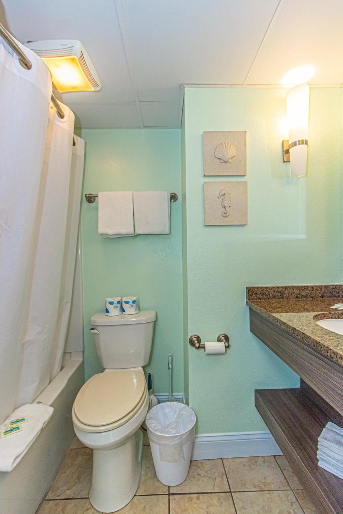 Oversized Ocean View Queen Suite With Beautiful Fireplace And Accents - Sleeps 4 Guests! Myrtle Beach Chambre photo