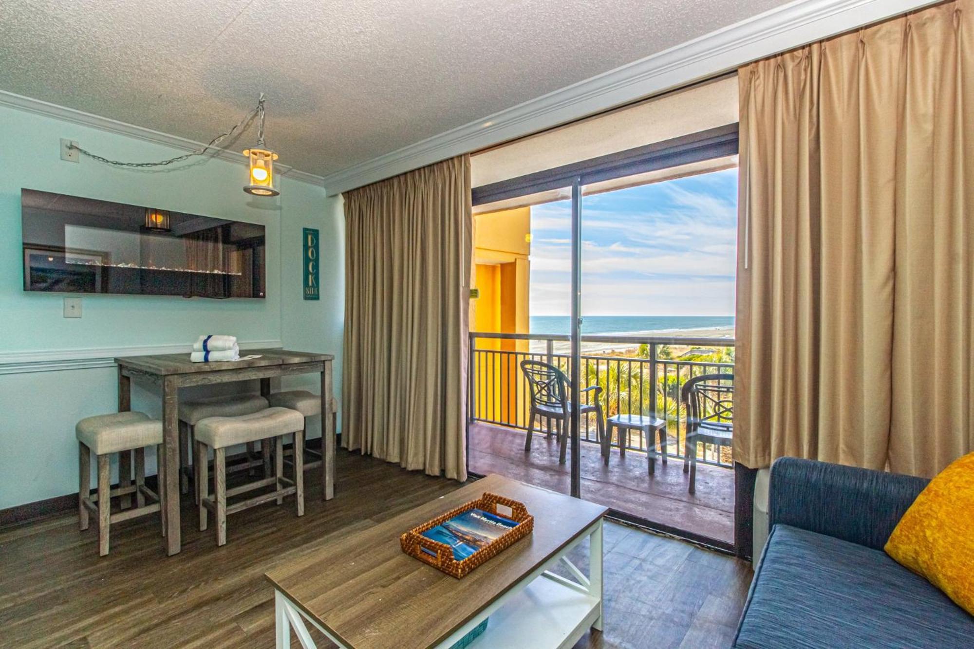 Oversized Ocean View Queen Suite With Beautiful Fireplace And Accents - Sleeps 4 Guests! Myrtle Beach Chambre photo